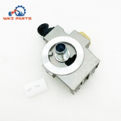 11NA-71011 Fuel Filter Head Hyundai Excavator Parts